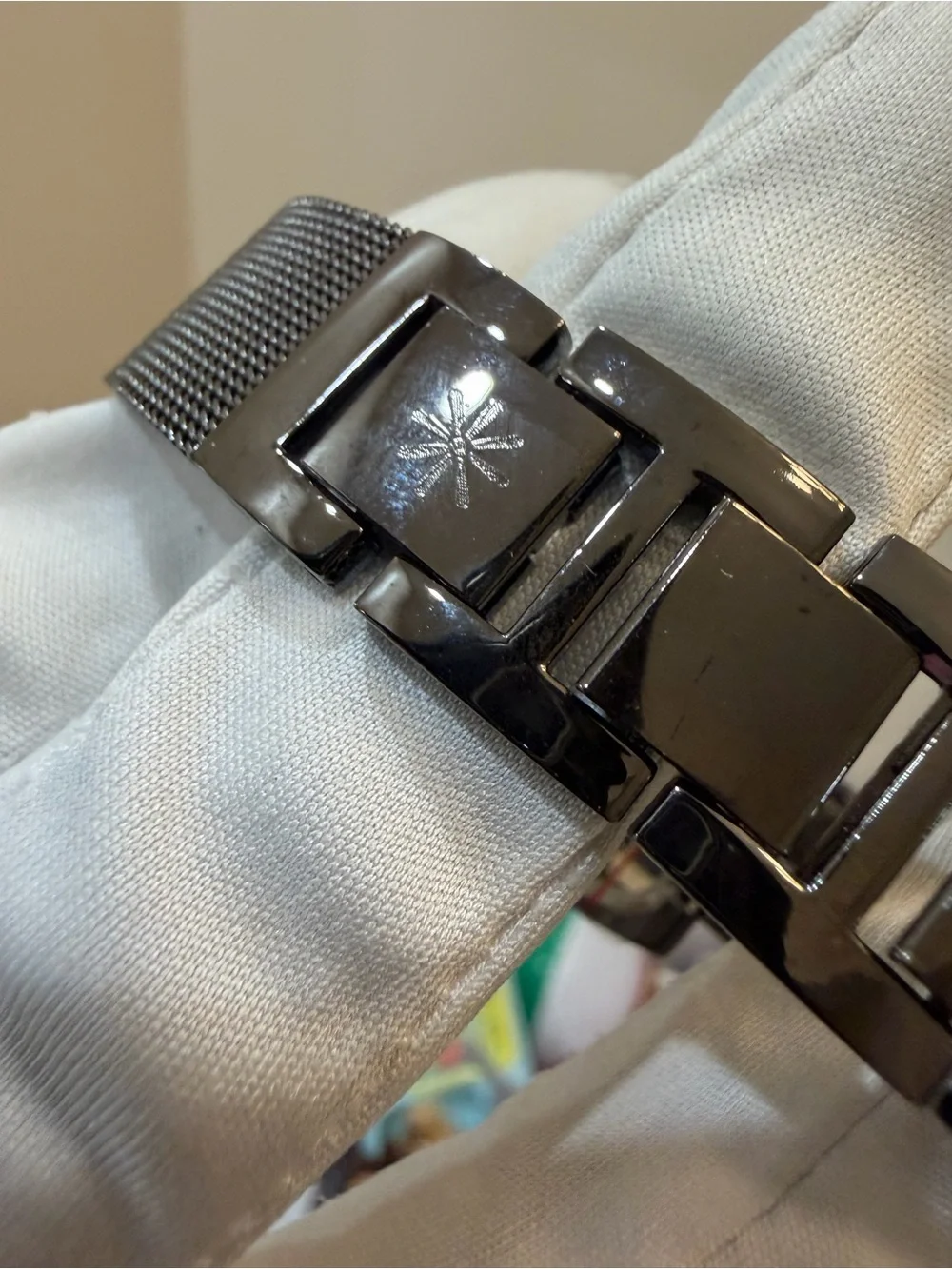 Isaac Mizrahi Live IMZ748 Womens Gunmetal Tonneau Crystal Watch Mesh Band PC21
